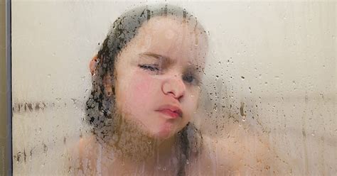 dad and daughter shower|Is it okay for a 14 year old girl to take showers with her father ...